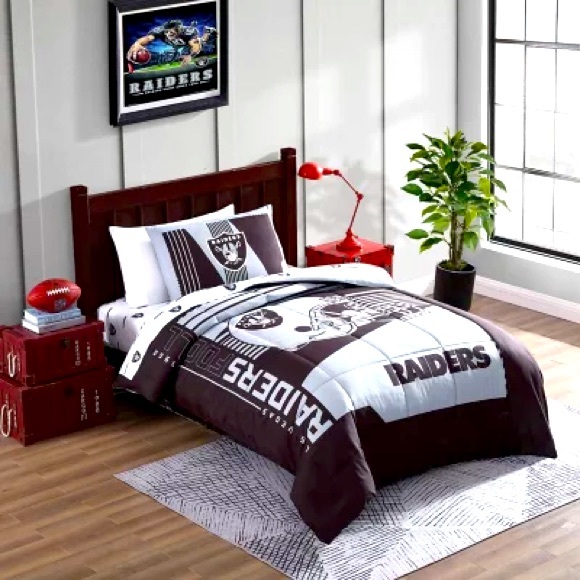 Las Vegas Raiders NFL Bed-In-A-Bag Comforter and Sheet Set - Picture 2 of 8